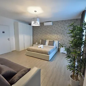  Bed & Breakfast Karol Airport Italië
